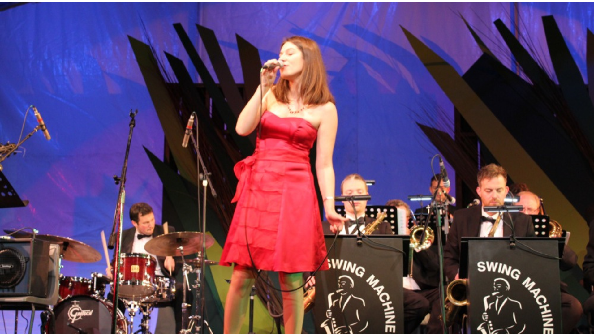A Swinging Christmas With Swing Machine Jazz Orchestra